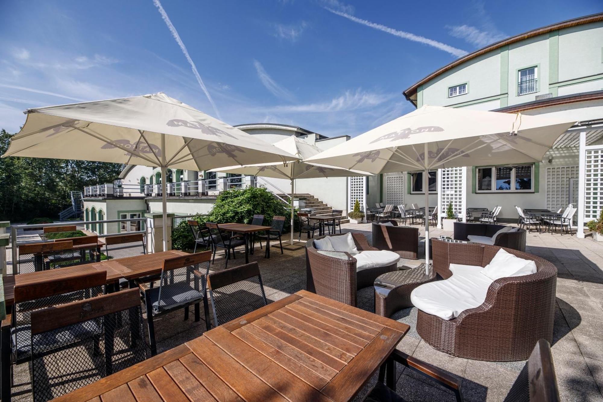 Parkhotel Plzen Congress Center Eksteriør billede